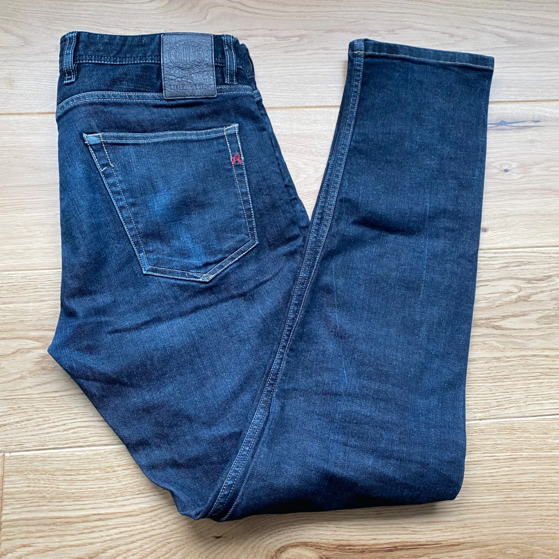 Mörkblå jeans Replay Grover 30/32