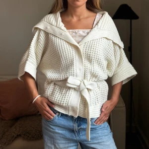 Så fin stickad tröja  - Säljer denna så snygga stickade kofta🎀🎀