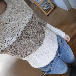 Stickad tröja  - Super bekväm stickad tröja från brave soul. Vid frågor eller mer bilder skriv bara till mig 💕 kan tänka mig gå ner lite i pris.