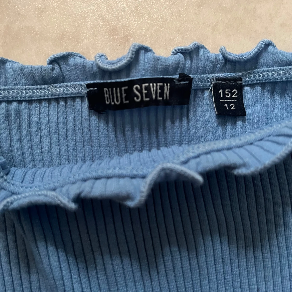 Blå ribbad topp från Blue Seven - 1