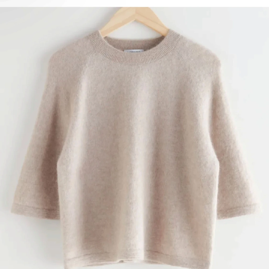 Beige stickad tröja från & Other Stories - 3