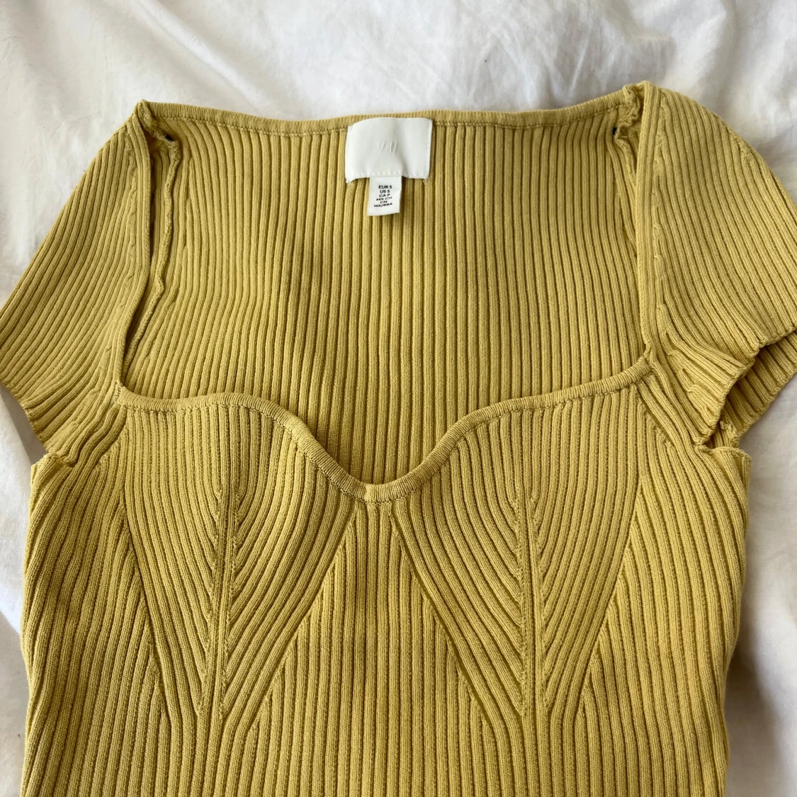 Gul ribbad topp från H&M - 1