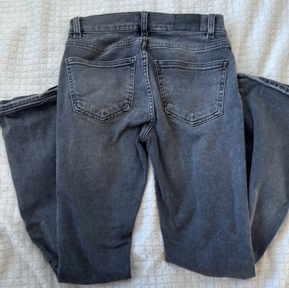 Svarta bootcut jeans från Gina tricot  - 1