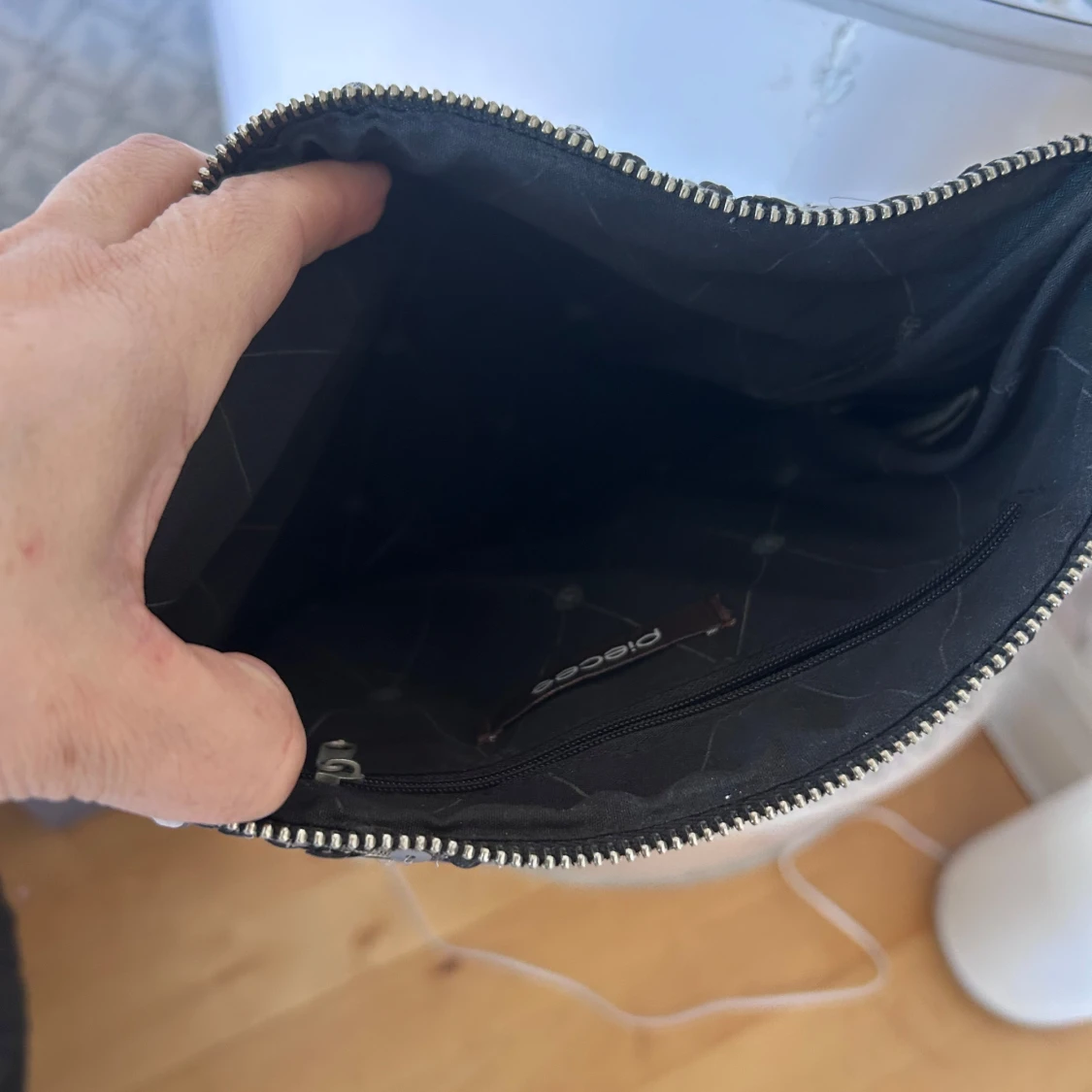 Silvrig paljettkuvertväska  - 2