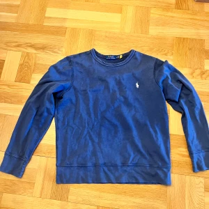 Ralph Lauren Vintage Tröja - Ralph lauren vintage design tröja, storlek M men passar S och L, Använd 1 gång, legat i garderoben annars