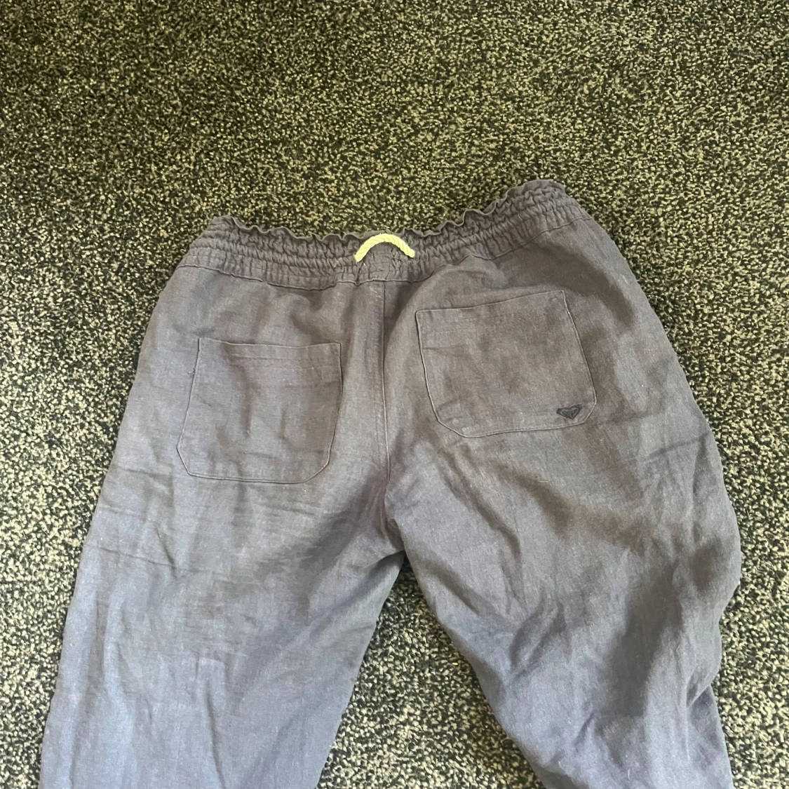 Blå linnebyxor från Roxy med dragsko - 2