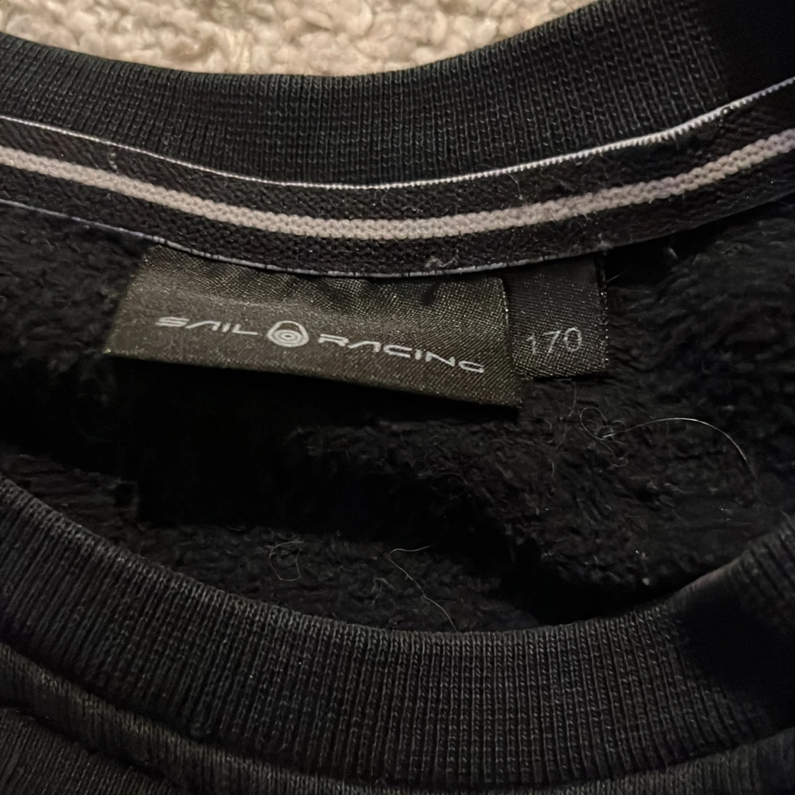 Svart sweatshirt från Sail Racing - 2