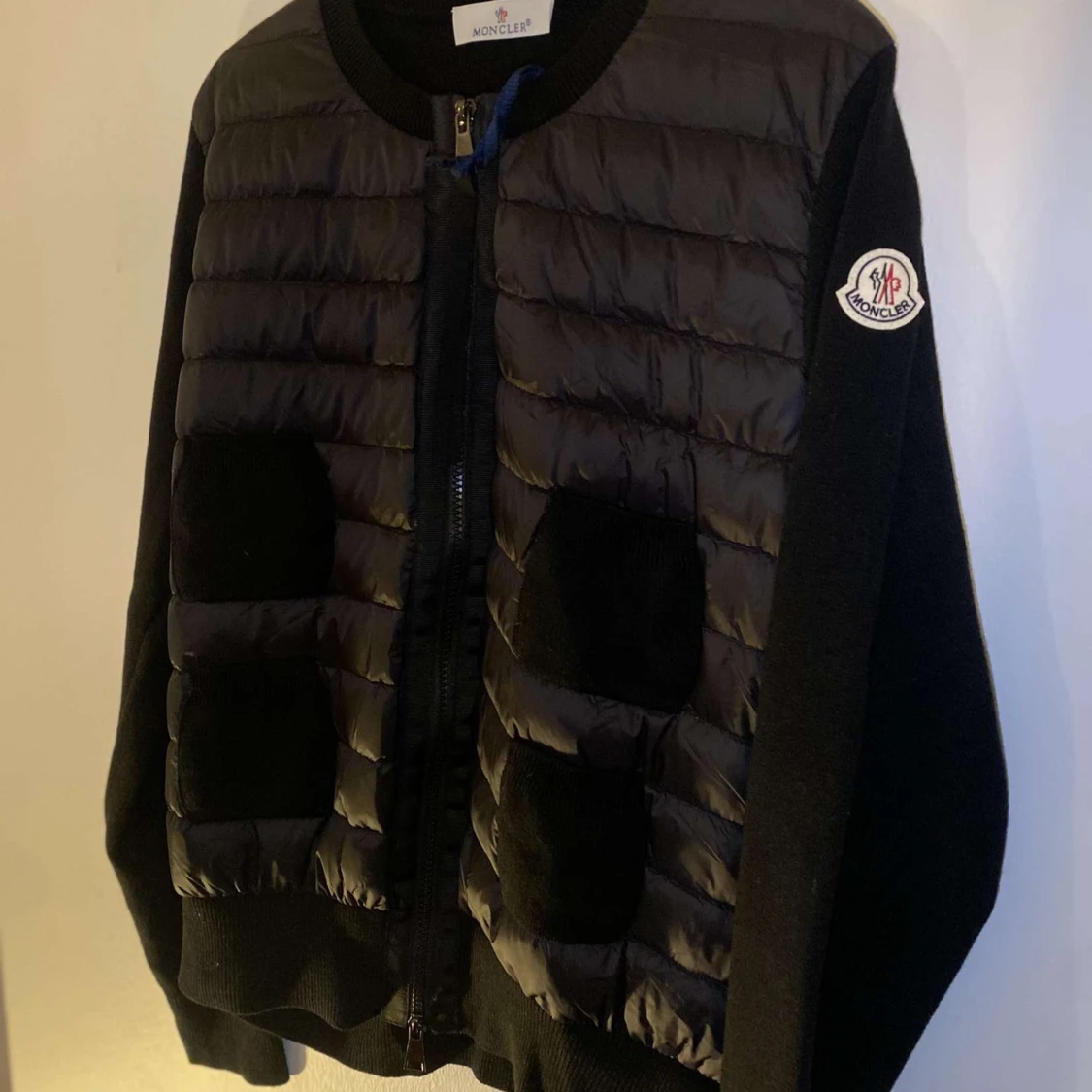 Svart pufferjacka från Moncler - 1