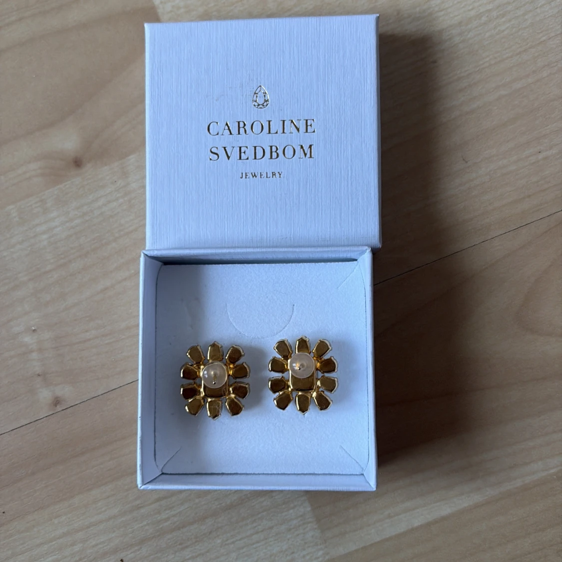 Glittriga örhängen från Caroline Svedbom - 2