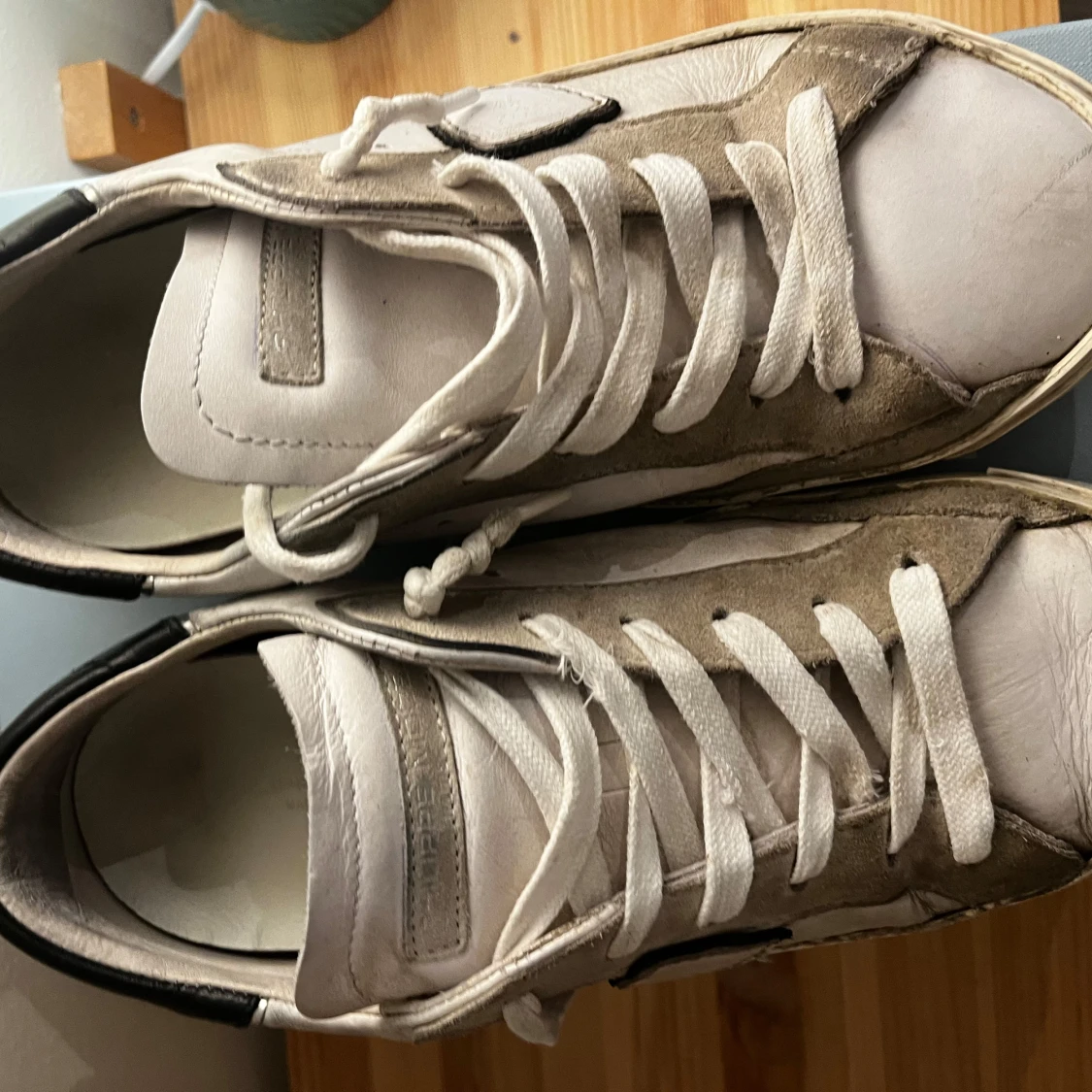 Vita sneakers från Philippe Model - 1