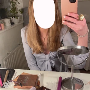 Babyblue topp  - En blå topp från Gina. Använd 1 gång - inga defekter. Postar samma dag du köper💕säljer för halva priset 