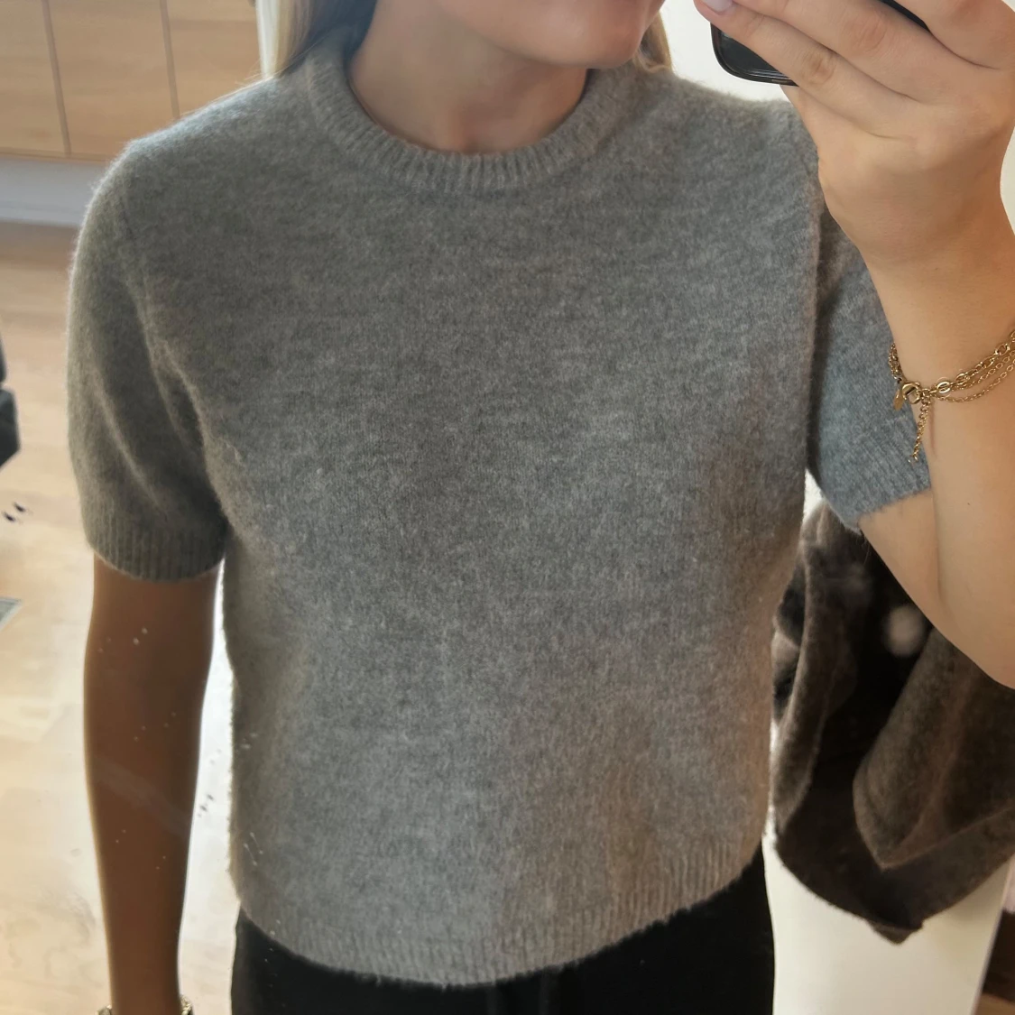 Grå stickad t-shirt från Zara