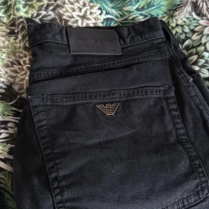 Emporia armani jeans - Väldigt feta Armani jeans. Säljer för att jag tycker dom är förstora och för att dom inte passar min stil. Hör av vid intresse👍