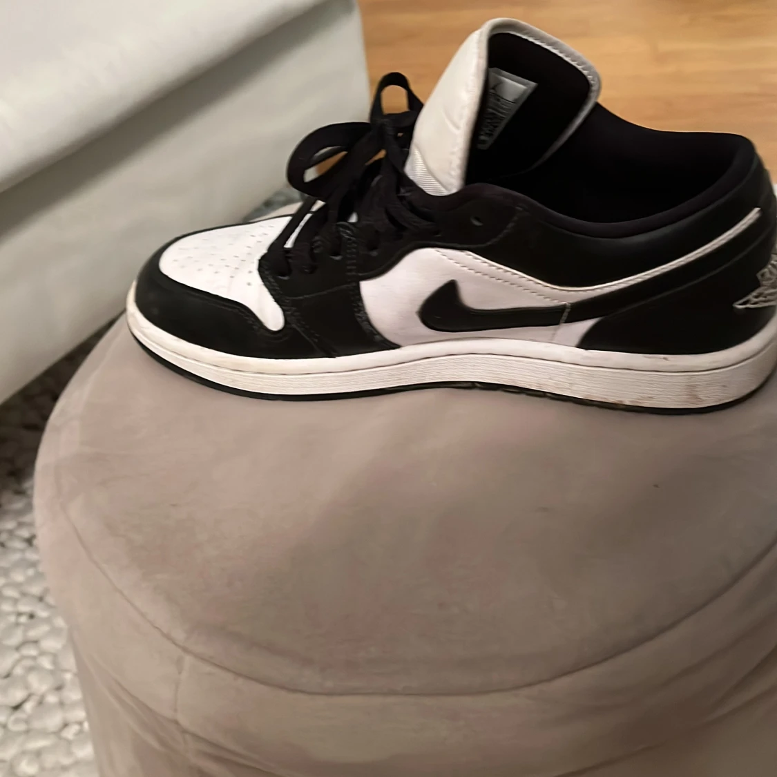 Svartvita Nike Air Jordans 1 - 1