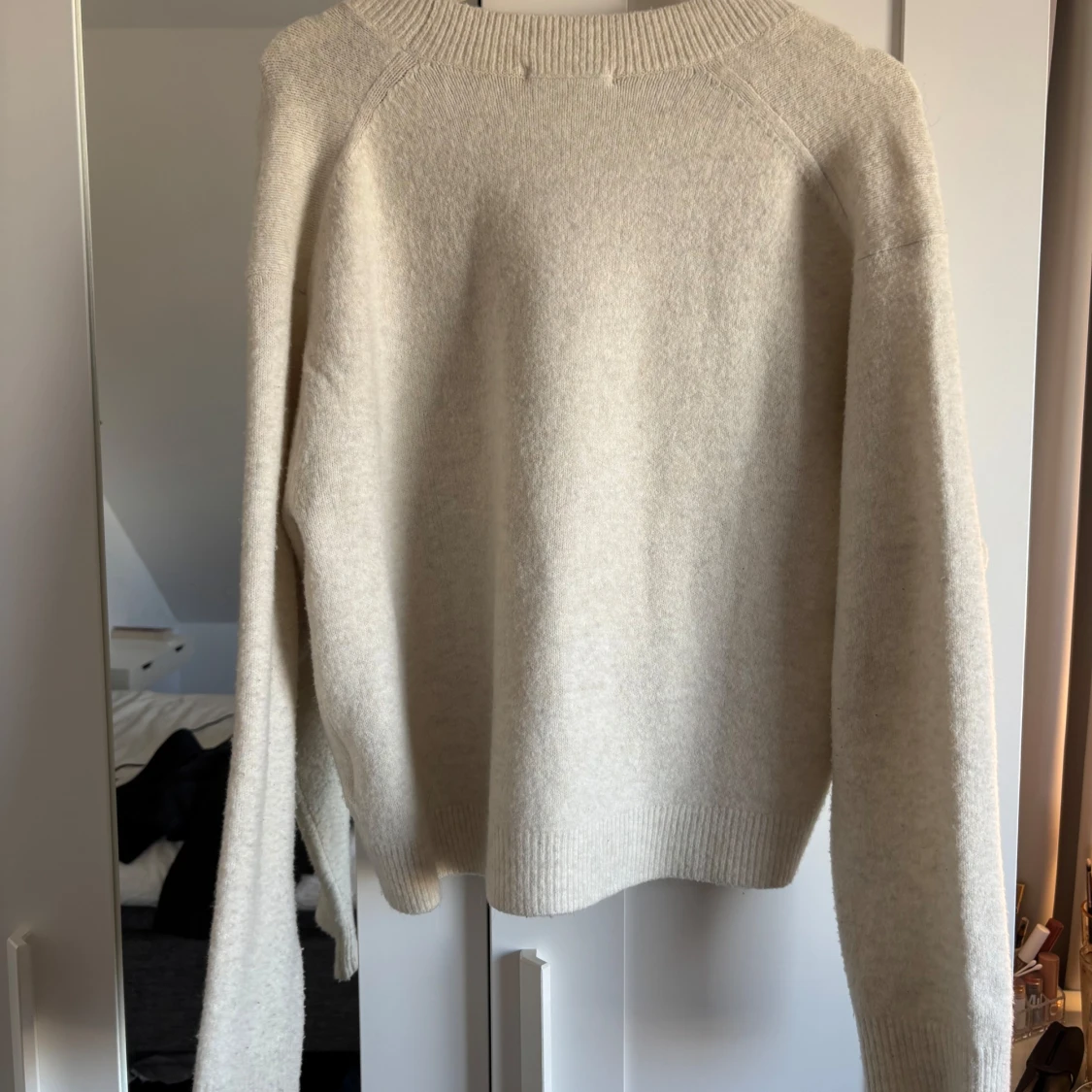 Beige kofta med knappar - 1