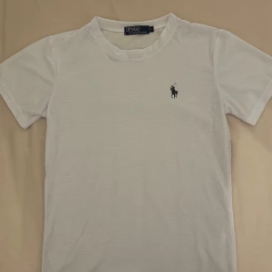 Vit t-shirt från Polo Ralph Lauren - En vit helt ny t shirt från polo.R.L
