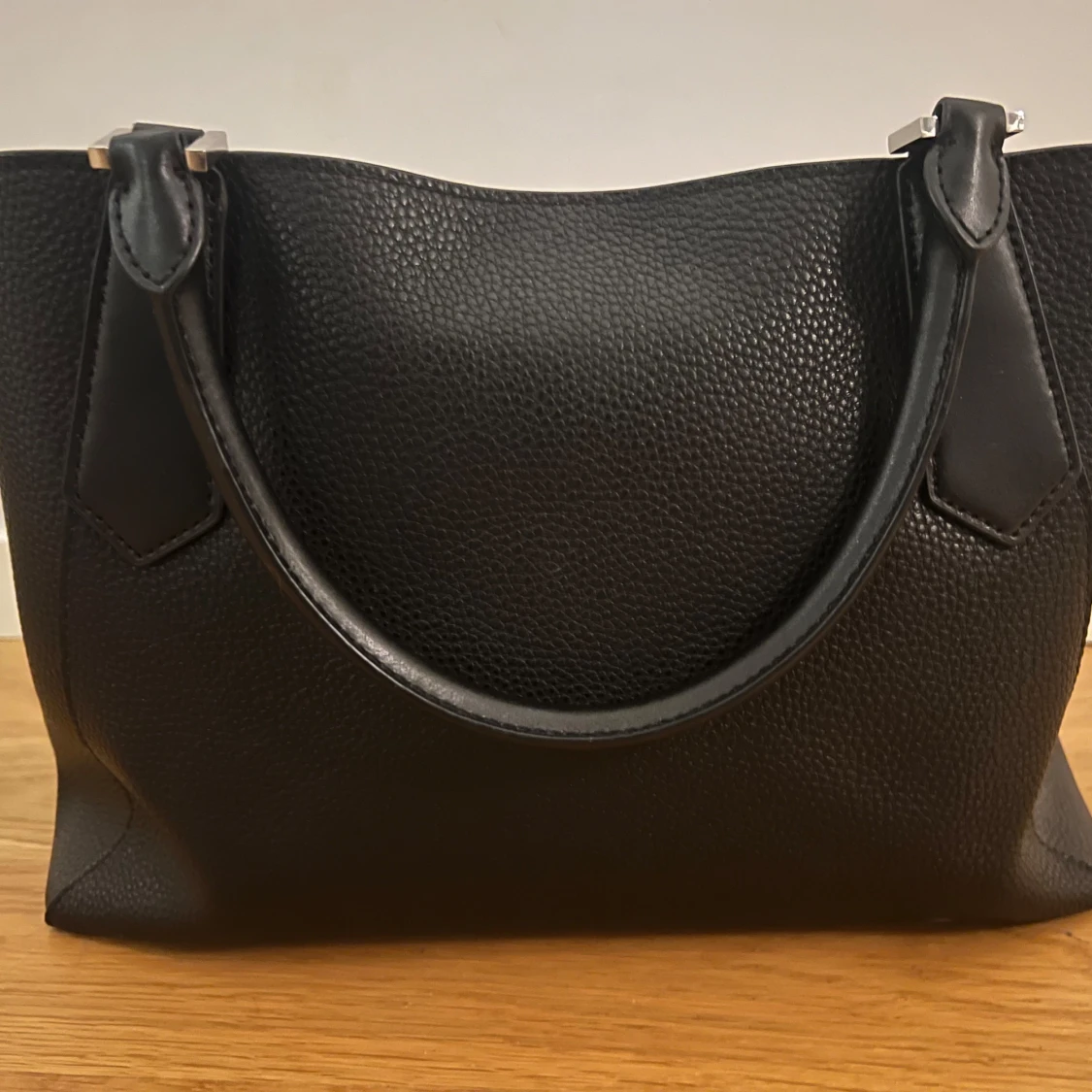 Svart handväska från Michael Kors - 2