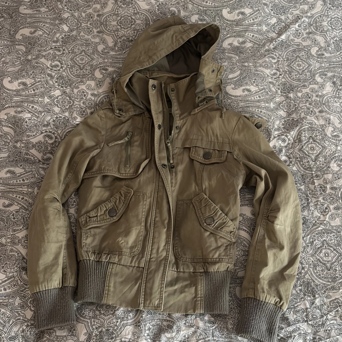 Grön jacka med huva - 2