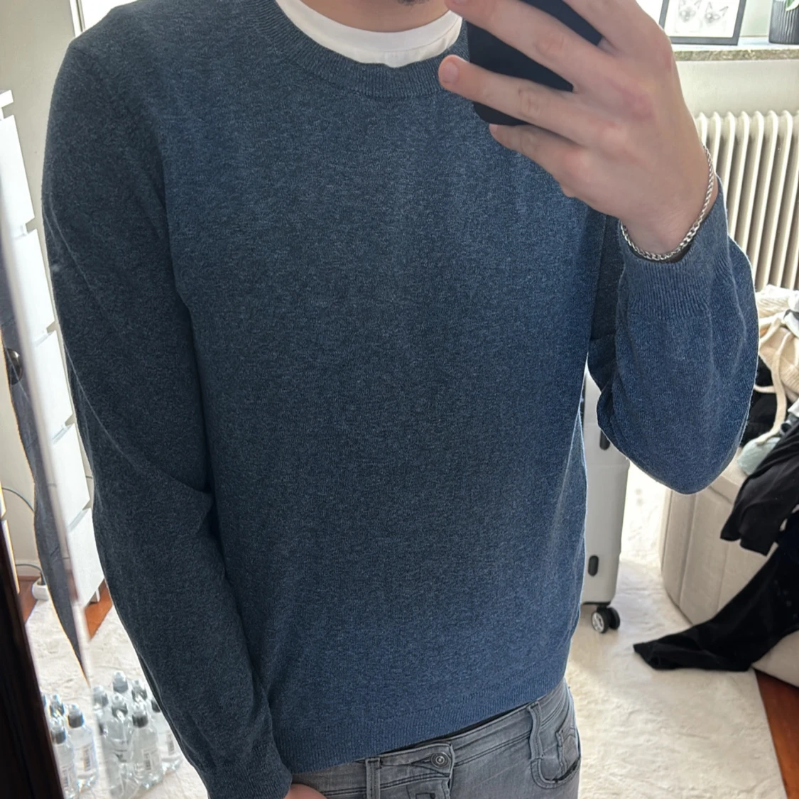 Blå stickad tröja från Oscar Jacobson