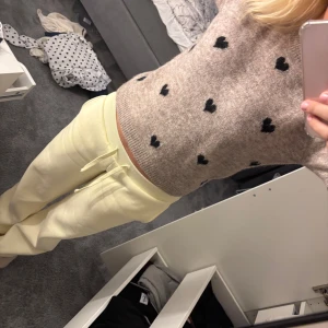 kortärmad stickad tröja - en jättefin stickad tröja men som inte passar mig.