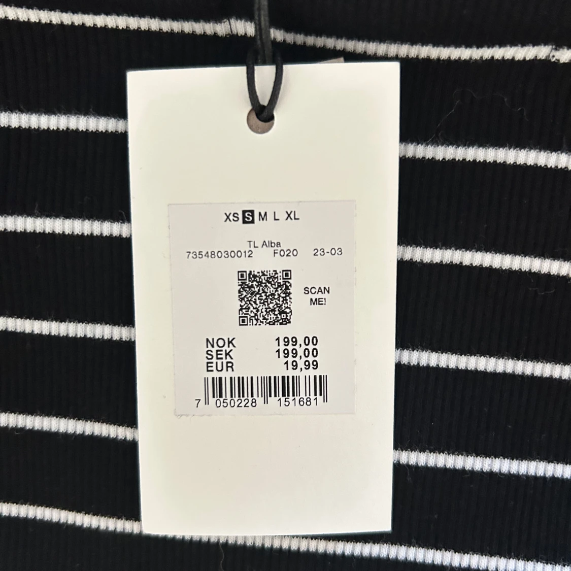 Svartvit randig långärmad tröja - 4