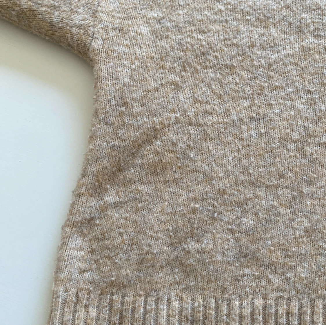 Beige stickad tröja med krage från Monki - 3