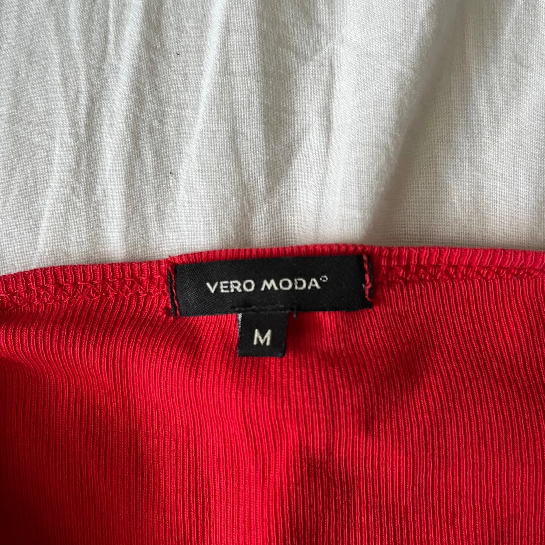 Röd långärmad topp från Vero Moda - 2