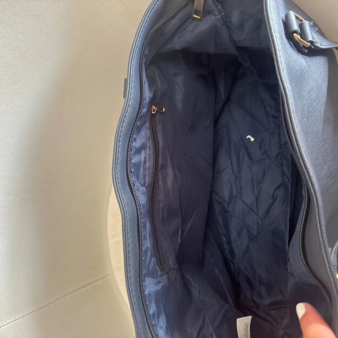 Mörkblå  axelväska med dragkedja - 1