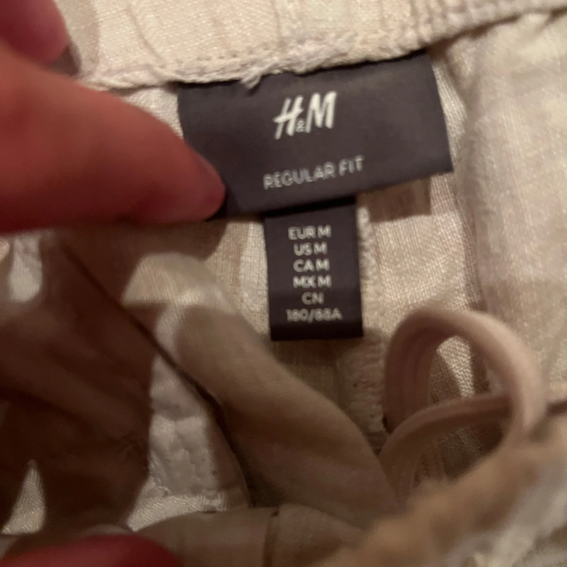 Beiga linnebyxor från H&M Regular Fit - 1
