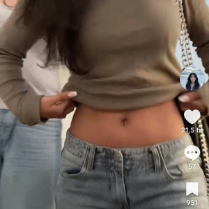 Lågmidjade jeans - Säljer jeansen som e från brandy melvine, dem är Lågmidjade och är i storlek s