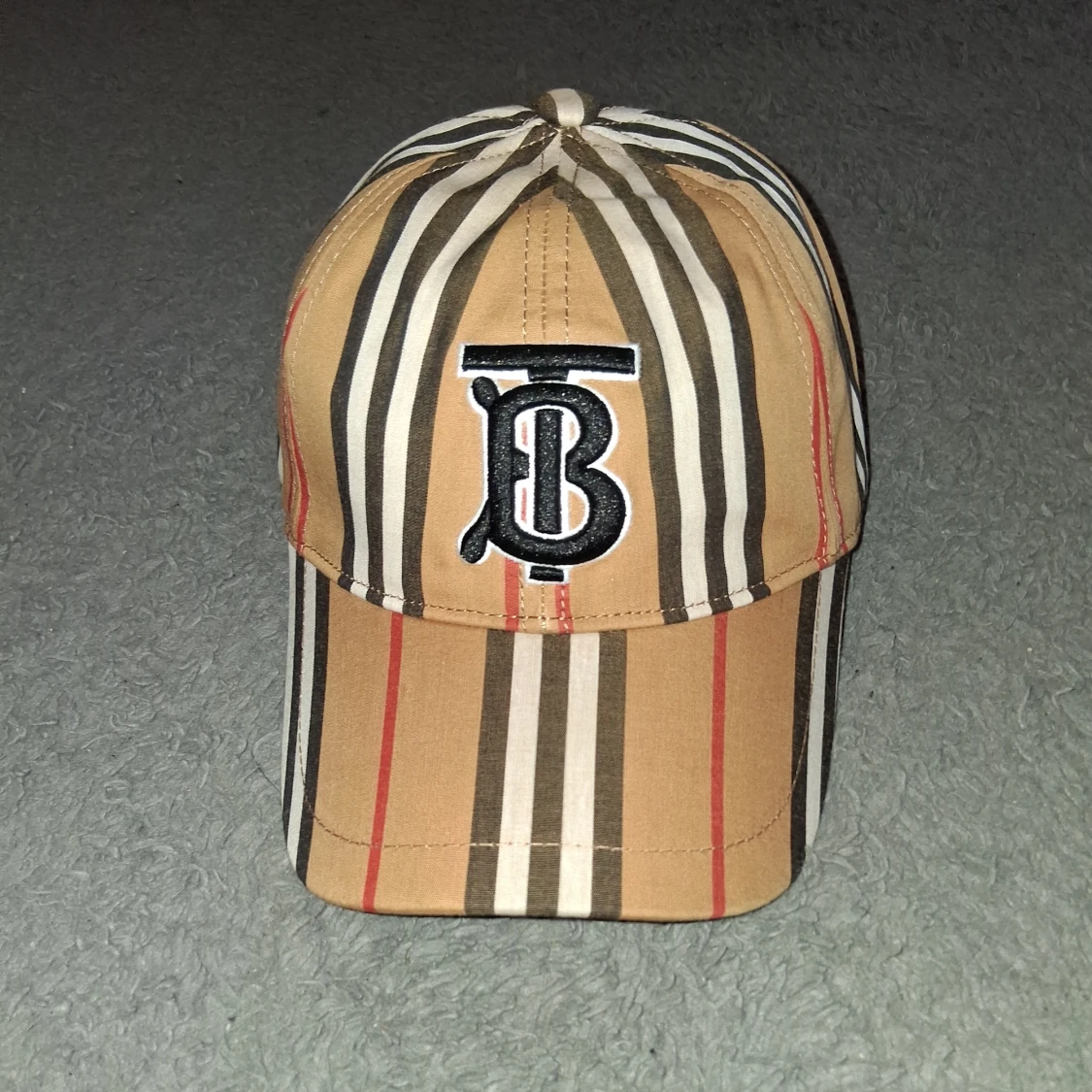 Randig keps från Burberry - 1