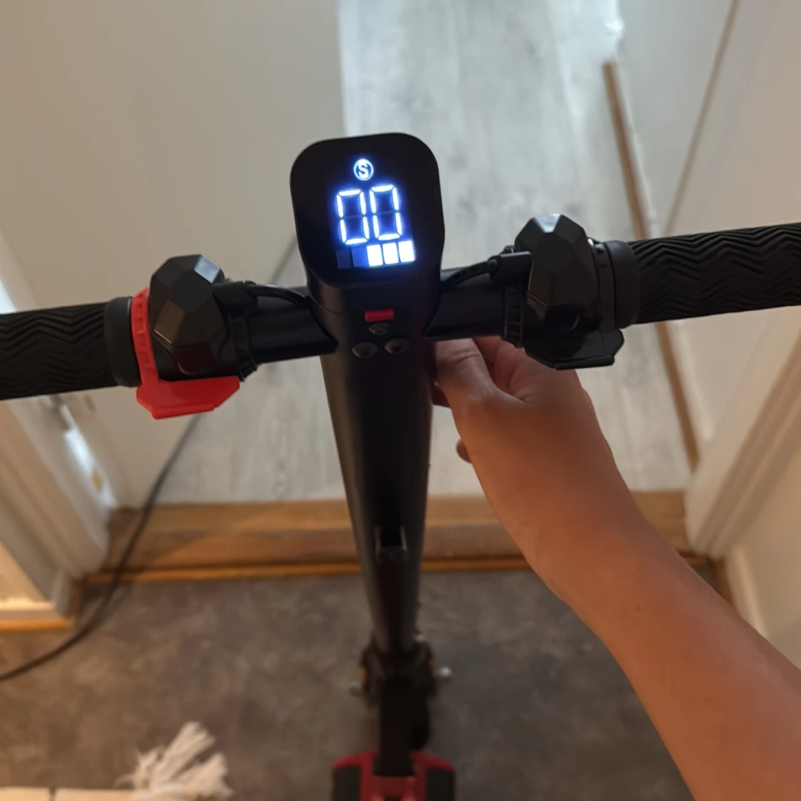 Laddare ingår också  - 2