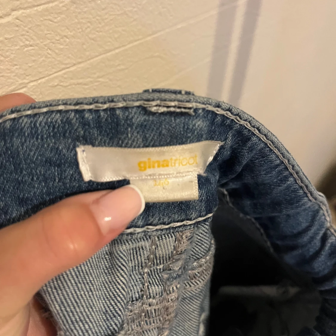 Blå bootcut jeans från Gina Tricot - 2