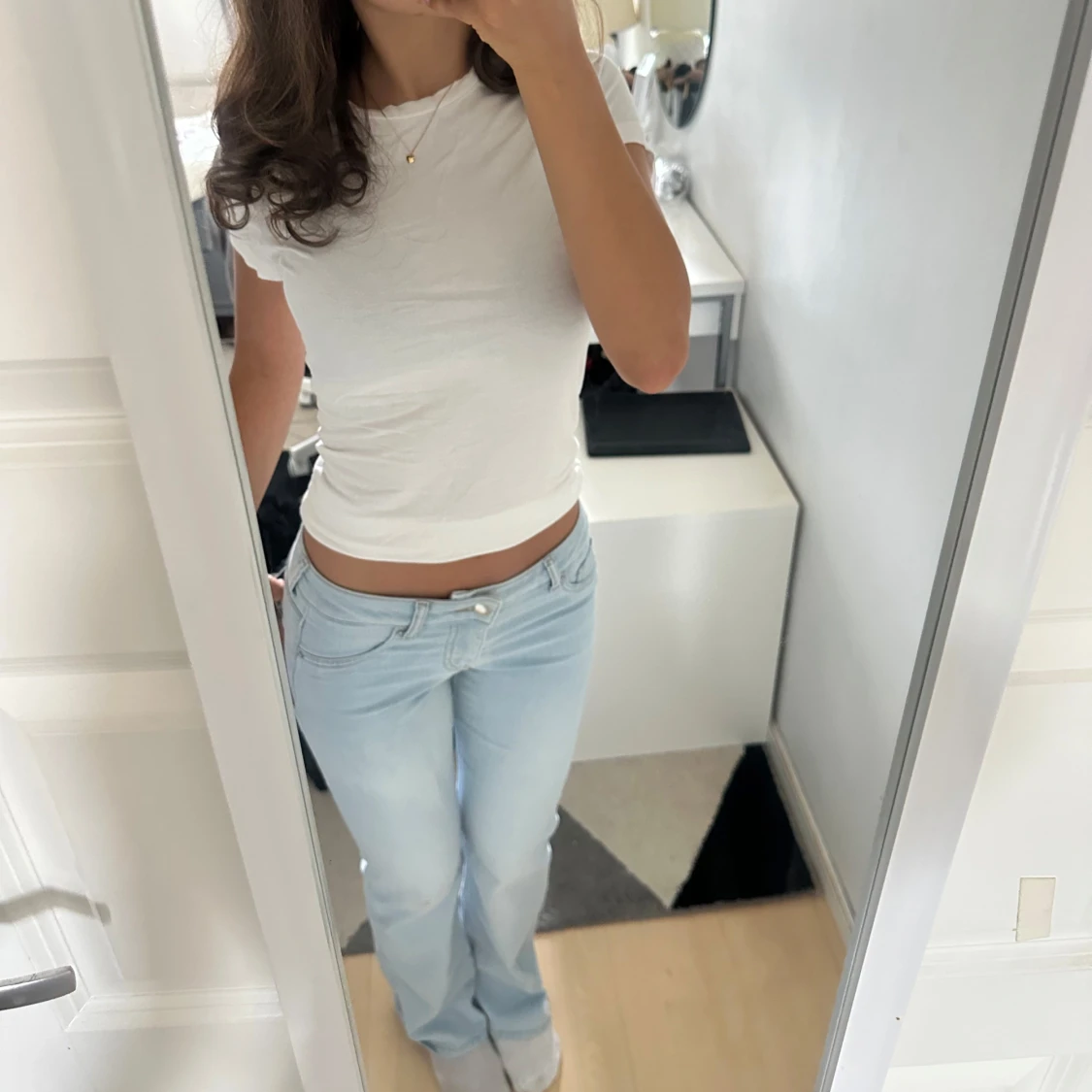 Ljusblåa lågmidjade jeans - 1