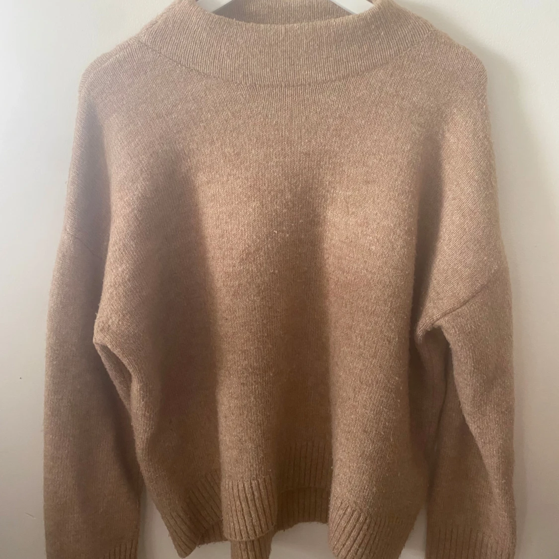 Beige stickad tröja från KappAhl - 2