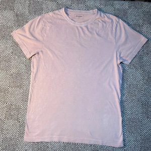 Rosa dressman T-shirt - Rosa t-shirt från Dressmann | Storlek S | Passar troligen M | Gott skick | Pris: 75 kr