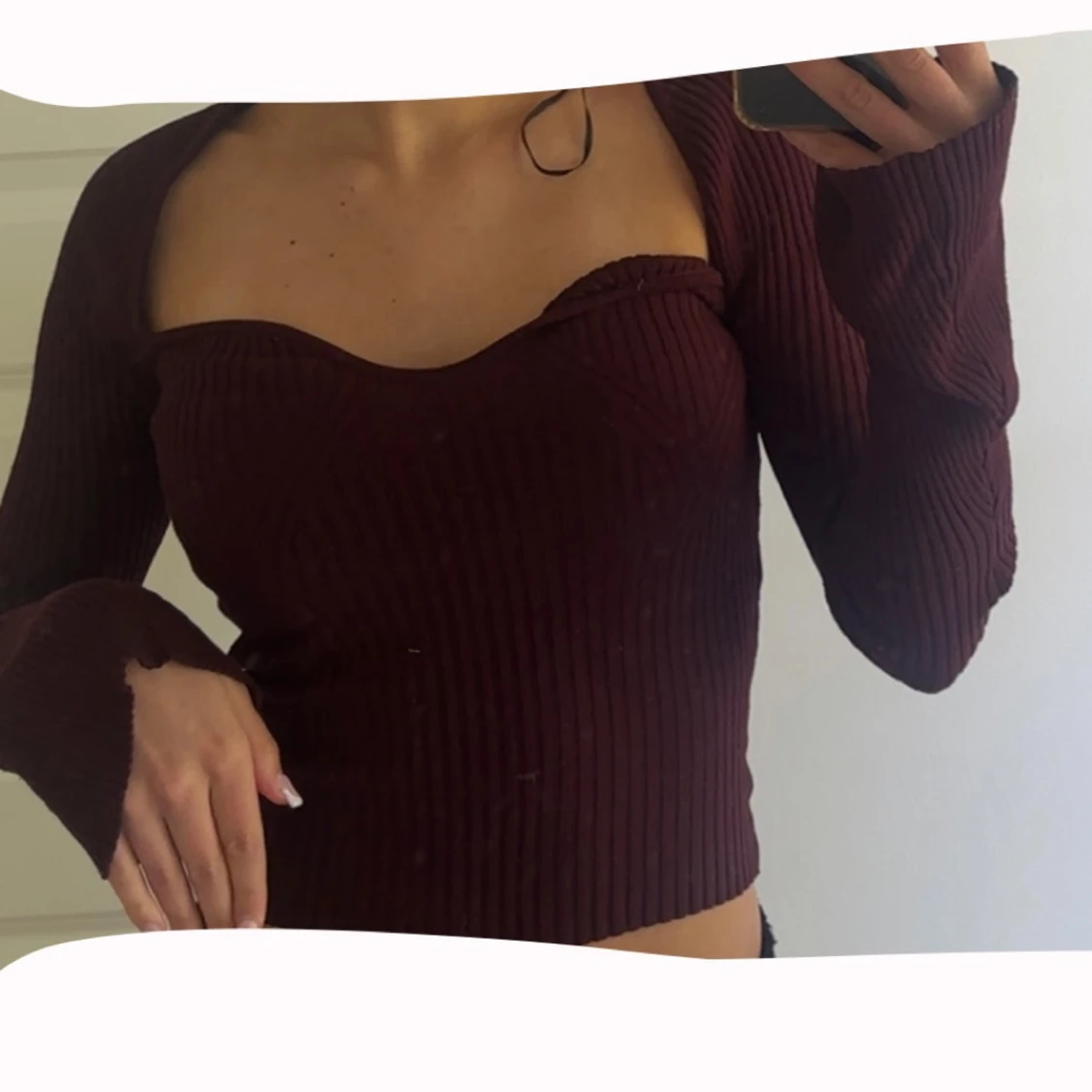 Vinröd ribbad topp från H&M