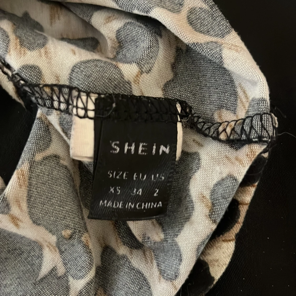 Leopardmönstrad linne-topp från SHEIN - 2