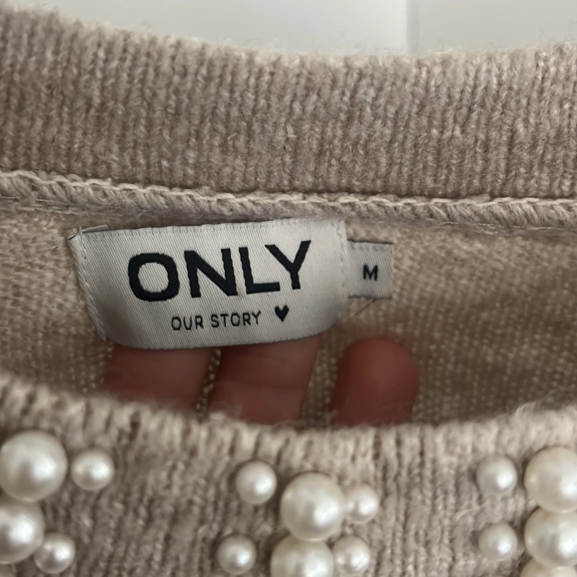 Beige stickad tröja med pärlor från ONLY - 2