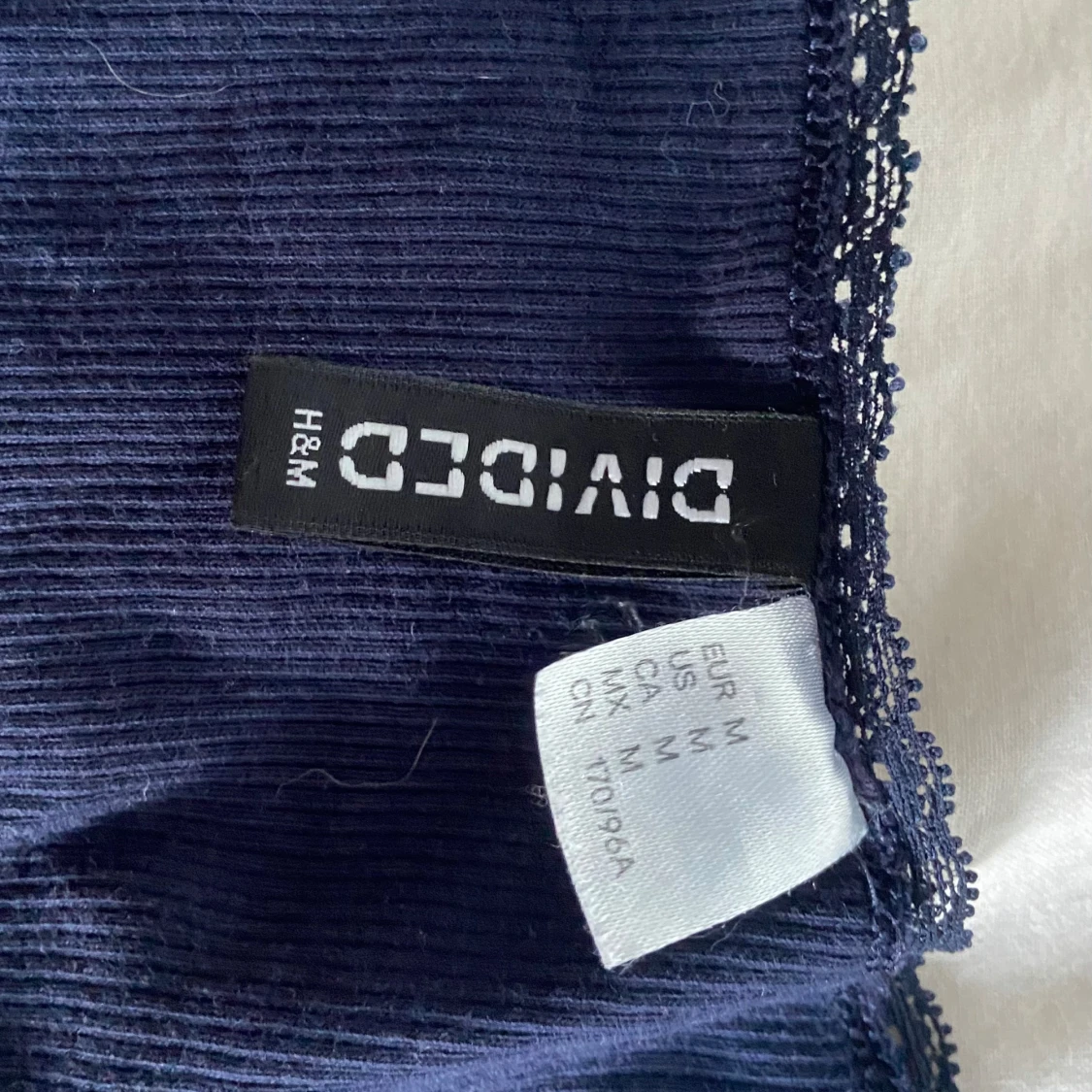 Mörkblå ribbad topp från H&M Divided - 1