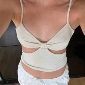 Beige topp - Beige topp från h&m. 