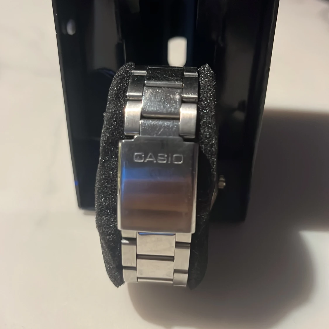 Casio silver klocka med svart urtavla - 1