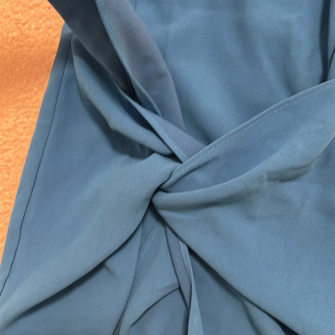 Blå axelbandslös kortklänning - 1