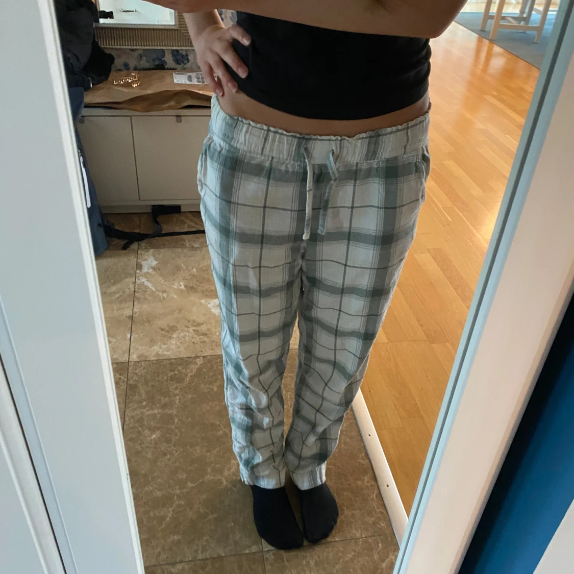 Rutiga mjukisbyxor/pyjamasbyxor med snörning - 1