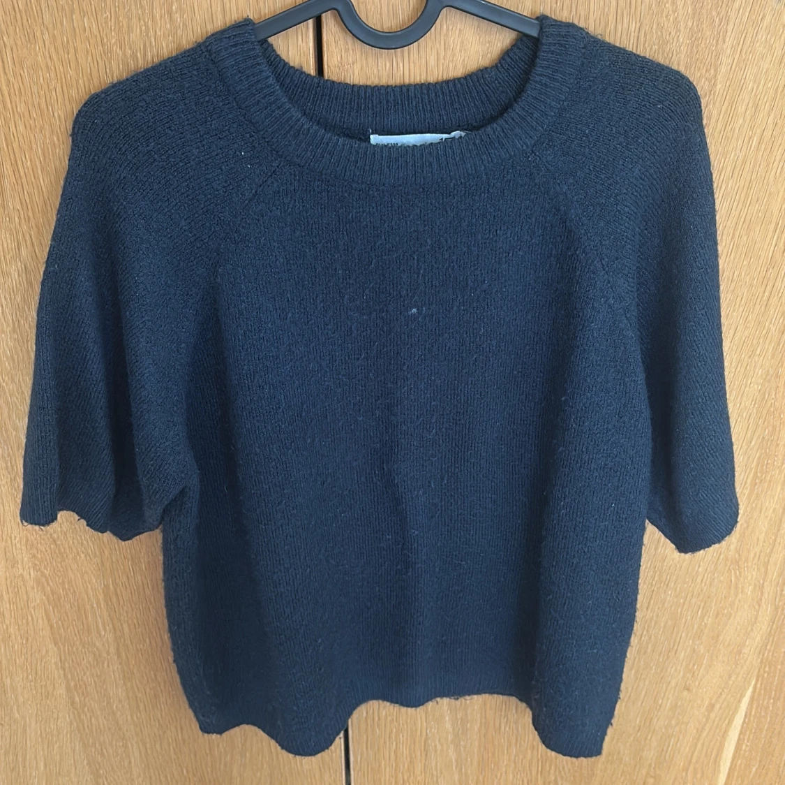 Mörkblå stickad tröja från 157
