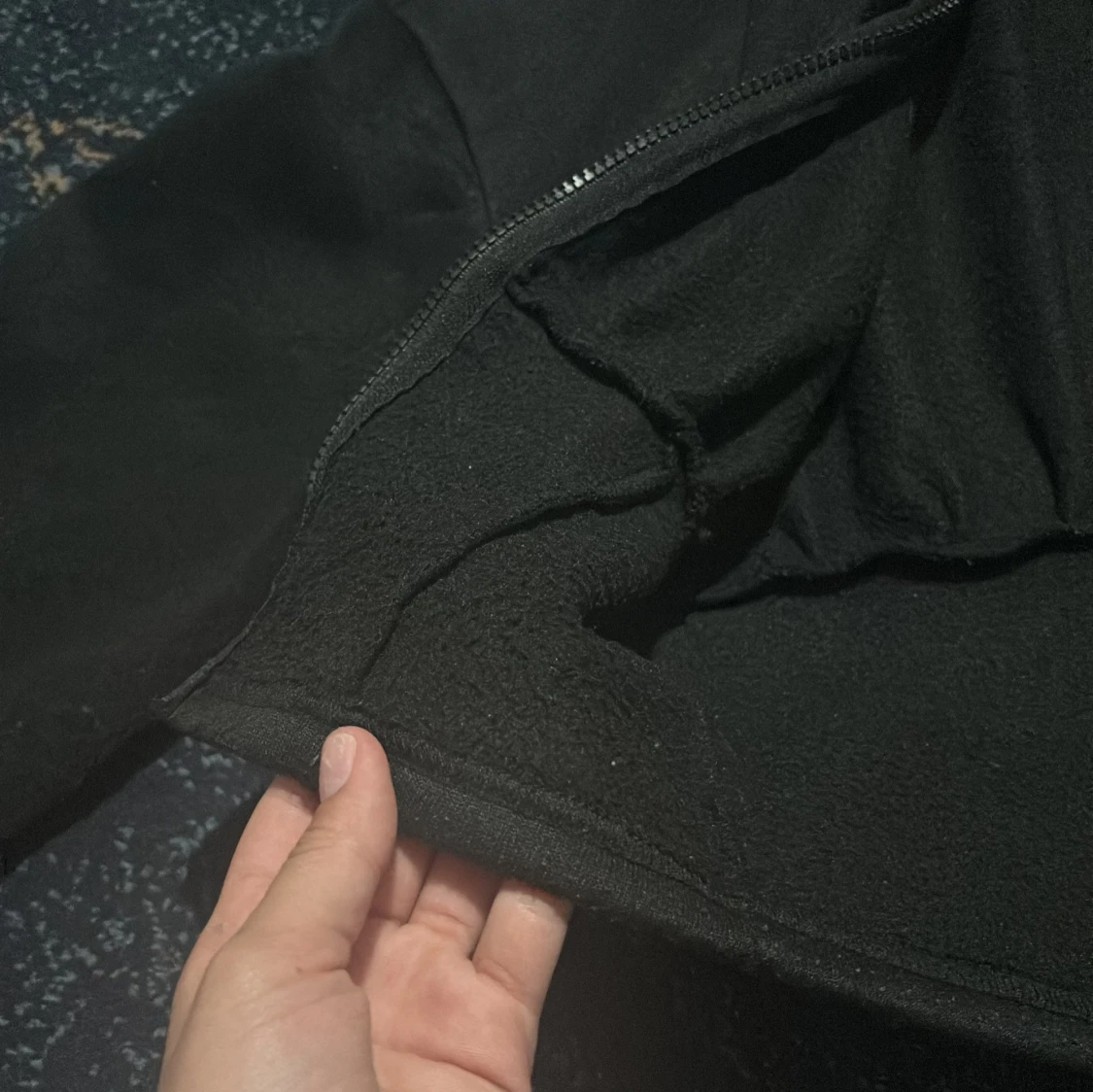 Svart croppad hoodie med dragkedja - 3