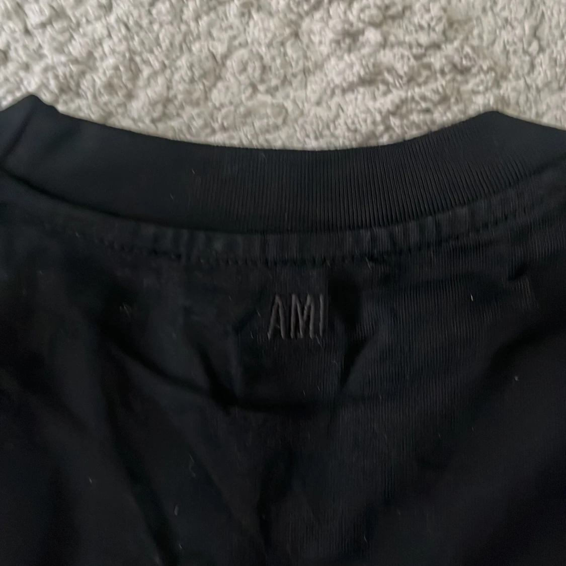 Svarta shorts från AMI Paris med hjärtdetalj - 1