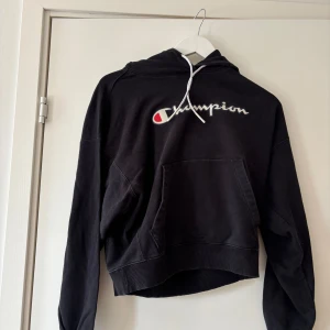 Champion hoodie - I sparsamt använt skick.
