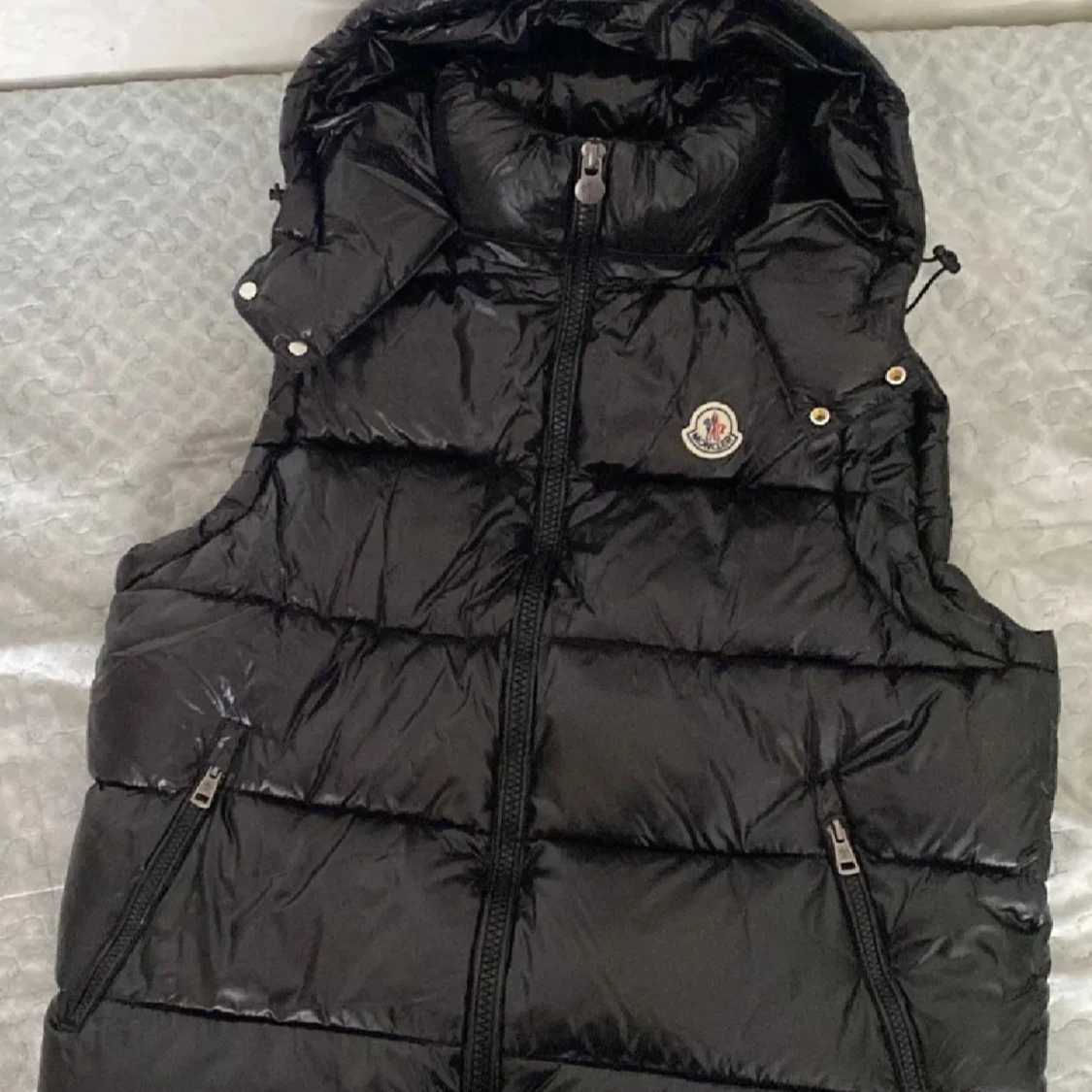 Svart dunväst från Moncler