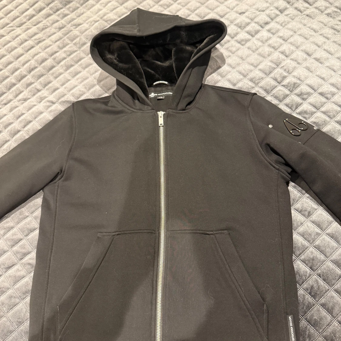 Svart hoodiejacka Moose Knuckles XL